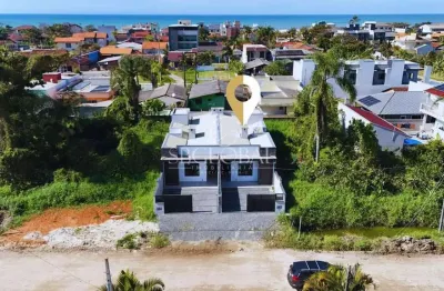 Casa com 03 quartos (02 suítes),com piscina na barra do sai á 300 metros da praia em itapoá-sc