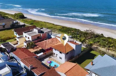 Sobrado com 04 dormitórios frente para o mar na barra do saí, em itapoá sc