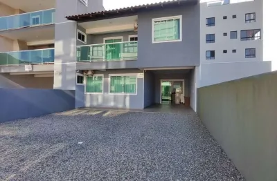 Casa + 02 apartamentos pertinho do mar no balneário jardim pérola do atlântico em itapoá/sc