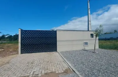 Casa com piscina no balneário rainha do mar em itapoá-sc