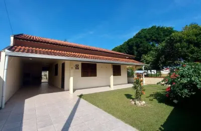 Casa a 180 metros da praia na barra do sai em itapoá/sc!