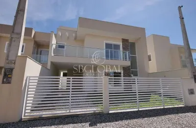 Sobrado com piscina a 500 metros da praia na barra do saí em itapoá/sc