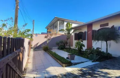 Oportunidade! casa + sobrado nos fundos no cambiju a 50m da praia em itapoá