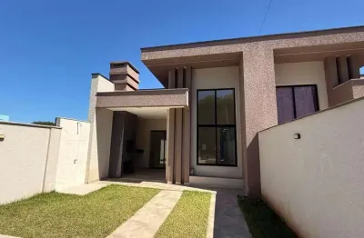 Casa de alto padrão com piscina localizada na barra do saí em itapoá/sc
