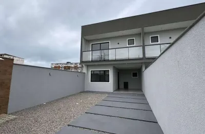 Sobrado com 03 dormitórios na barra do saí em itapoá sc