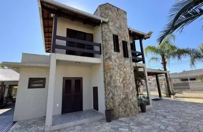 O sobrado dos seus sonhos com piscina, sauna e hidromassagem