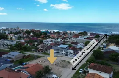 Terreno de esquina com 612m² à 250 metros da praia na barra do saí