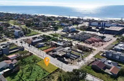 Terreno de esquina com 360m² frente para o asfalto na barra do saí, itapoá sc