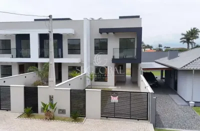 Sobrado com amplo espaço de terreno nos fundos localizado no balneário princesa do mar em itapoá-sc