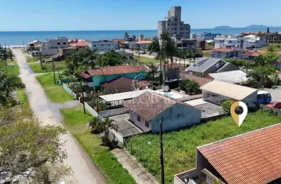 Terreno no balneário volta ao mundo com 390m² (13x30) a 240 metros da praia em itapoá-sc