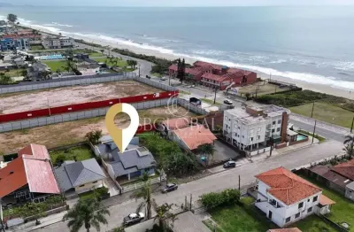 Casa com 05 dormitórios (sendo 02 suítes) no Balneário Rainha do Mar em Itapoá SC, apenas 80 metros da praia!