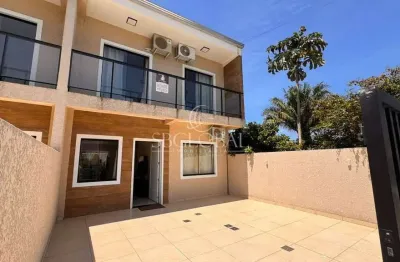 Sobrado mobiliado com piscina e 04 dormitórios na Barra do Saí em Itapoá SC