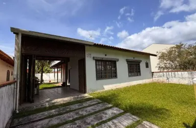 Casa a 170 metros do mar com 3 quartos, com piscina no Balneário Itapema do Saí em Itapoá/SC