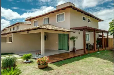 Sobrado com 3 quartos e 1 suíte em condomínio fechado na perimetral norte