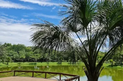 Casa com 3 quartos e 1 suíte em condomínio fechado no Setor João Braz