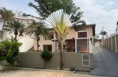 Casa com 5 dormitórios à venda, 196 m² por r$ 2.500.000,00 - vila santista - atibaia/sp