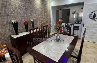 Casa Geminada Térrea com Piscina e 3 Quartos no Tupi, Praia Grande