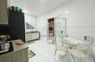 Maravilhoso Sobrado à Venda no Boqueirão, Praia Grande - 3 Quartos e Piscina