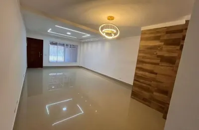 Espaçosa Casa Sobrado 3 Quartos na Guilhermina, Praia Grande