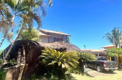 Espaçosa Casa 3 Suítes à Venda em São Pedro, Ilha Bela - R$1,98M