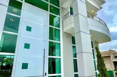Casa com 1132 m² de terreno e 817 m² de área construída com 4 suítes, sendo 1 suíte master, no condomínio quinta das paineiras em jundiaí sp