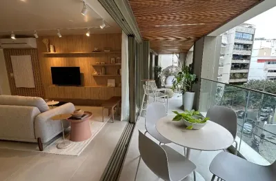 Vende-se cobertura  duplex 4 quartos mobiliada na lagoa-rj