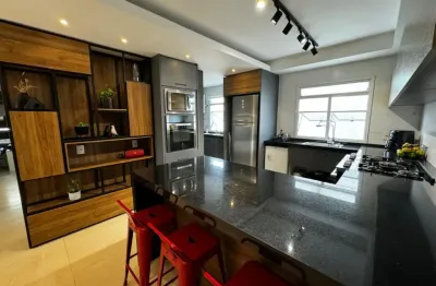 Linda cobertura com 3 quartos para venda, 215m2  totalmente reformada