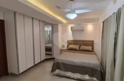 Casa à venda com 4 quartos entre o mar e a lagoas de  piratininga, niterói - rj