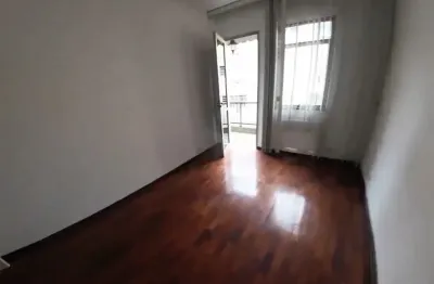 Apartamento na tijuca, sala quarto com dependência revertida junto metrô saens pena