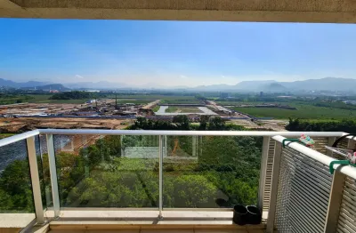 O imóvel no bairro barra olímpica tem 65 metros quadrados com 2 quartos sendo 1 suíte e 2 banheiros.