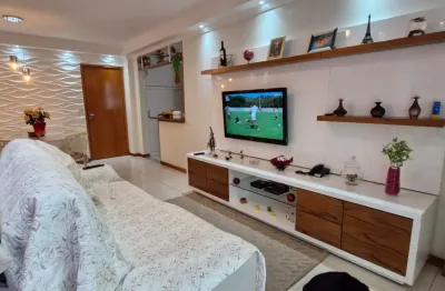 Lindo apartamento com excelente localização, bem iluminado e arejado
