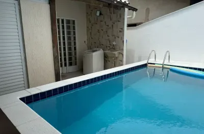 Linda casa de dois quartos perto do park shopping com fino acabamento