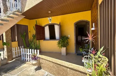 Casa em condomínio a poucos metros da praia do peró – cabo frio/rj