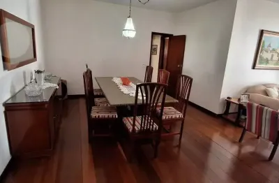 Belíssimo apartamento com 238 m² à 2 QUADRAS DA PRAIA  DE ICARAÍ Niterói - RJ