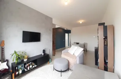 Investimento no centro: apto 2 dorm (suíte) locado com churrasqueira - r$ 390 mil