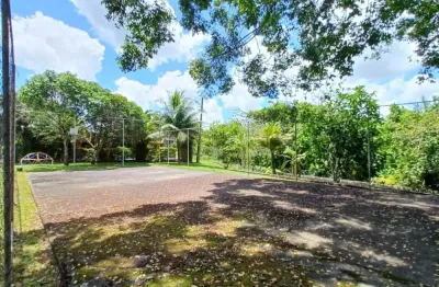 Excelente casa em condominio localizado em aldeia com 175m².