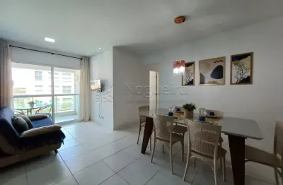 Apartamento mobiliado com excelente localização em muro alto.