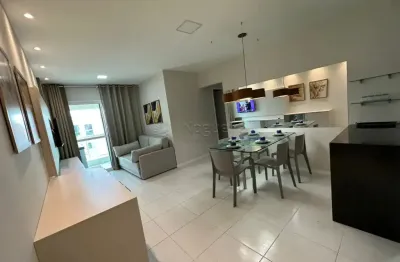 Excelente apartamento mobiliado, localizado em muro alto.