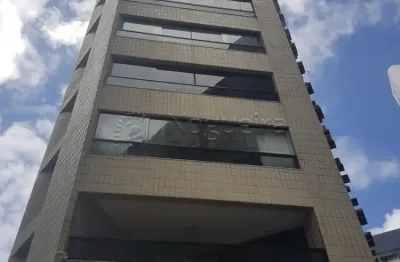 Excelente apartamento na cobertura tipo duplex, localizado na avenida boa viagem, com 244,01m² de área útil.