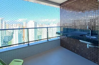 Apartamento no trigésimo primeiro andar e com excelente localização na região de boa viagem, possui 95,03 m² de área útil.