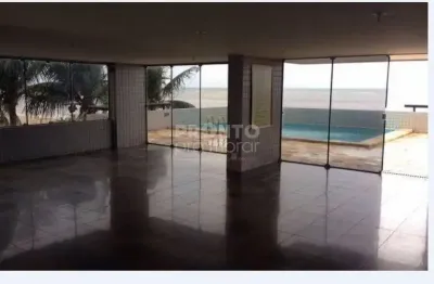Excelente apartamento tríplex localizado na beira mar de candeias, com 363,51m² de área útil.
