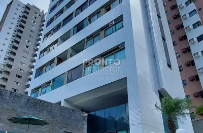 Apartamento com excelente localização no bairro da madalena, com vista definida para o rio capibaribe e com 62,40m² de área útil.