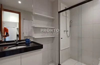 Excelente flat  localizado em muro alto, com 30,11m² de área útil.