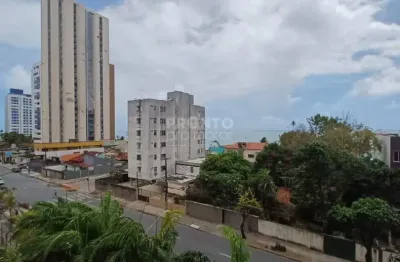 Apartamento com excelente localização em candeias com vista para o mar.