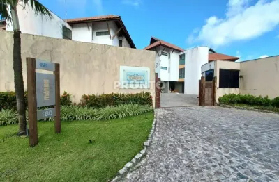 Oportunidade em muro alto, apartamento mobiliado com 2 quartos, no melhor trecho de mar para banho !