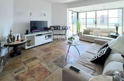 Se você busca um lar amplo e repleto de conforto, este apartamento de 201m² é a escolha perfeita.