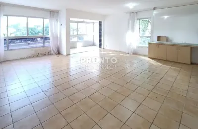 Apartamento de 182,00m² de área privativa, com excelente localização no bairro de boa viagem.