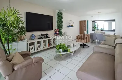 Apartamento com 105,70m² de área construída, com excelente localização no bairro de boa viagem.