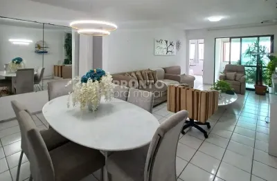 Apartamento com 105,70m² de área construída, com excelente localização no bairro de boa viagem.