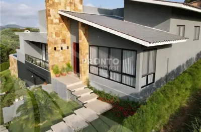 Imóvel dos Seus Sonhos! Conforto, Espaço e Lazer Privativo em um Condomínio fechado!